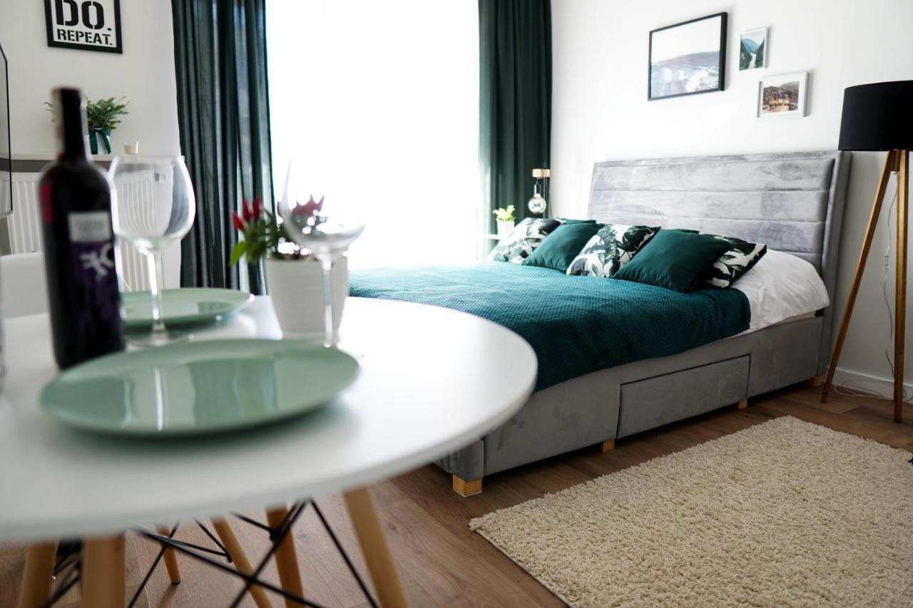 Vizzit Us Premium Apartments Warschau Exterior foto